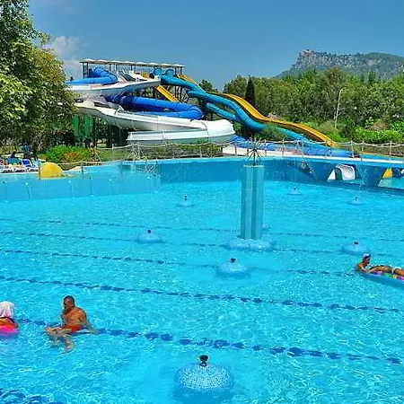 Hotel Aura 3*